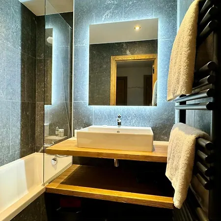 Luxury Penthouse With Mont Blanc Views In Prázdninový dům