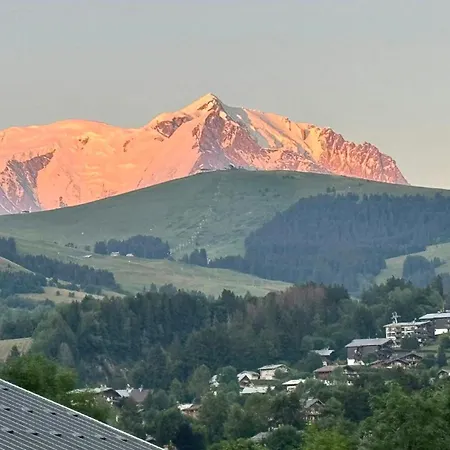 Luxury Penthouse With Mont Blanc Views In Prázdninový dům